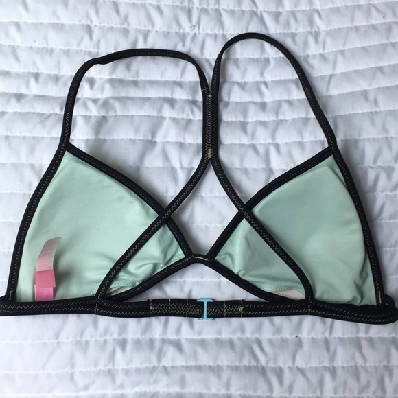 swimsuit top - Picture 2 of 3